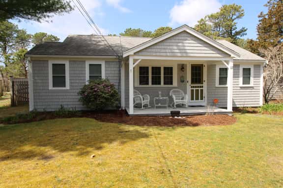 Stunning Private Yard, Close to Town & Beaches (2305) - Image 1