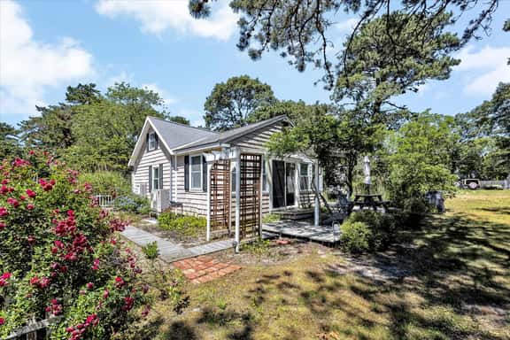 Cozy Cottage Close To Seagull Beach (2333) - Image 1