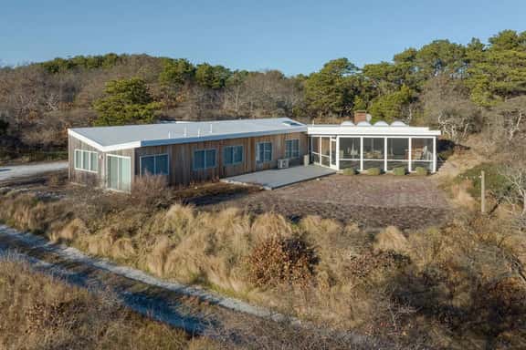 Newly Reno'd GORGEOUS, Water View, Beach Access (CS0034) - Image 1