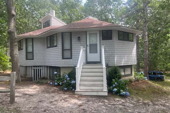 Modern Home With Deck in Private Neighborhood Close to Beach (2394) - Image 1