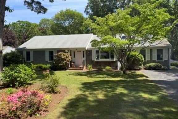 Cape Cod Lake Retreat on Angus Way RPMS169 - Image 1