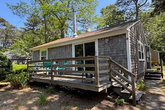 Sweet cottage nestled in scenic Drummer's Cove (CS0052) - Image 1