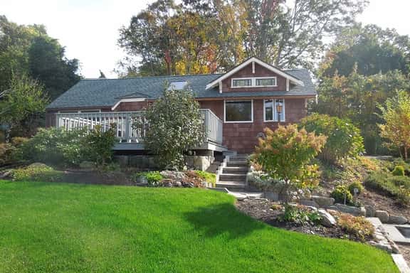 Refurbished Cottage with Views of Town Cove (1038) - Image 1