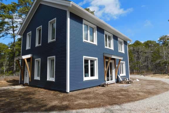 Brand new GORGEOUS contemporary home (CS0054) - Image 1