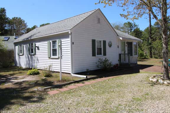 Cute Cottage Near Bay and Ocean Beaches(2436) - Image 1