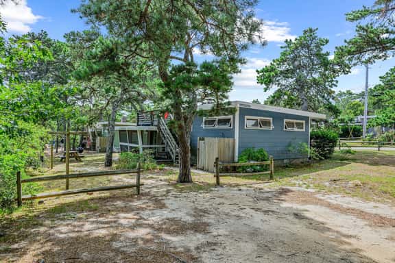 Surf Side Cottage, steps to Lecount Hollow! (CS0060) - Image 1
