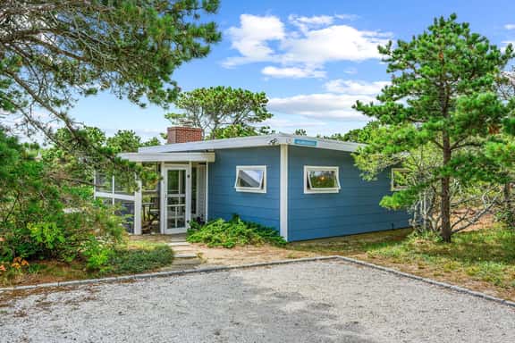 Surf Side Cottage (Ocean Breeze) 180 steps to Lecount Hollow! (CS0062) - Image 1