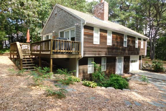 Beautifully Maintained Home Close to Town (CS0016) - Image 1