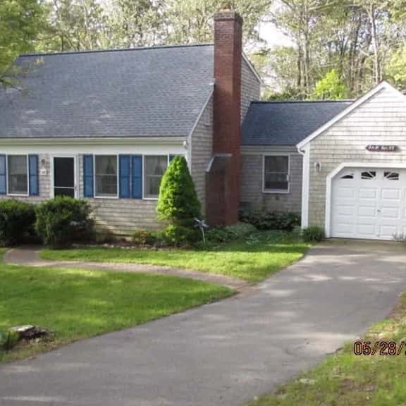 Pet friendly home with central air (1998) - Image 1