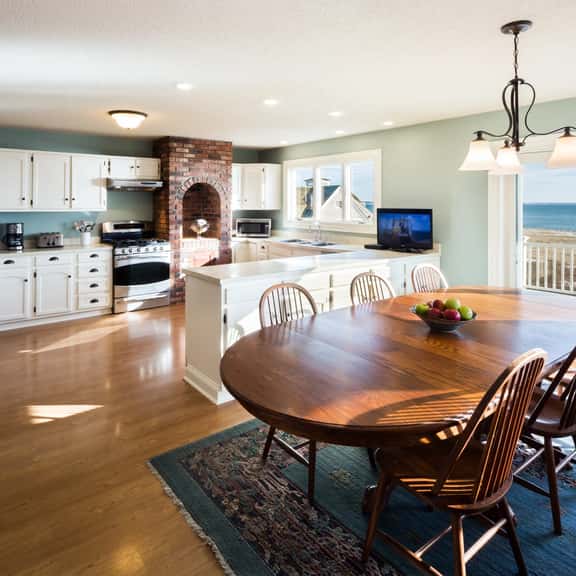 Large waterfront family home in a great location, spectacular views! RPSH003 - Image 1