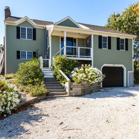 Private three bedroom home in the west end with beautiful views! RPSH004 - Image 1