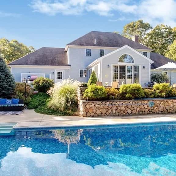 Comfortable Sandwich Home with Pool RPAM014 - Image 1