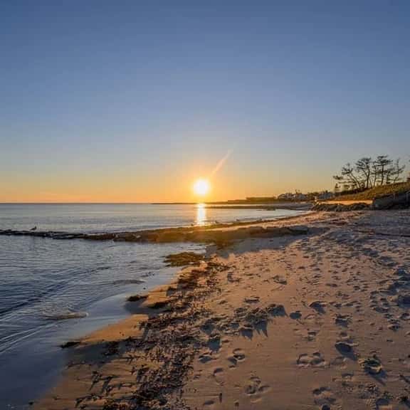 Private beach.  4 bedrooms and 3 full baths RPMS116 - Image 1