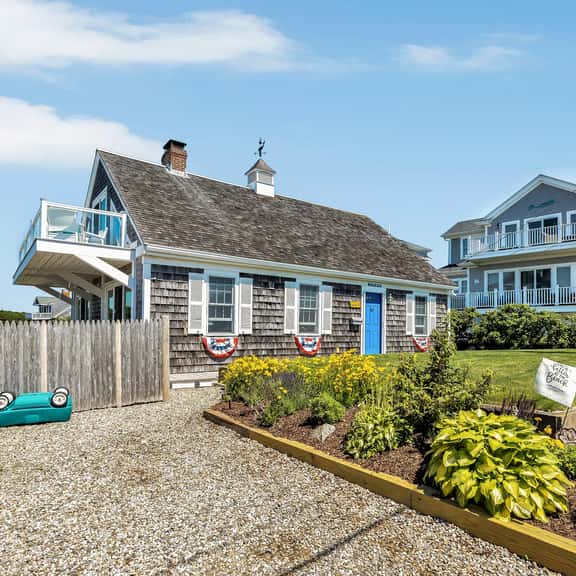 Water View Retreat Overlooking Colonial Acres Beach (2341) - Image 1