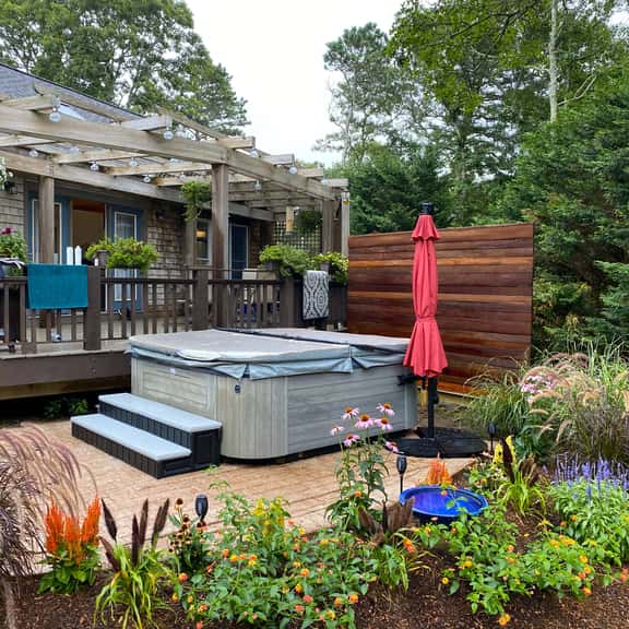 Updated 3 Bedroom Offering Hot Tub and Large Yard (2360) - Image 1