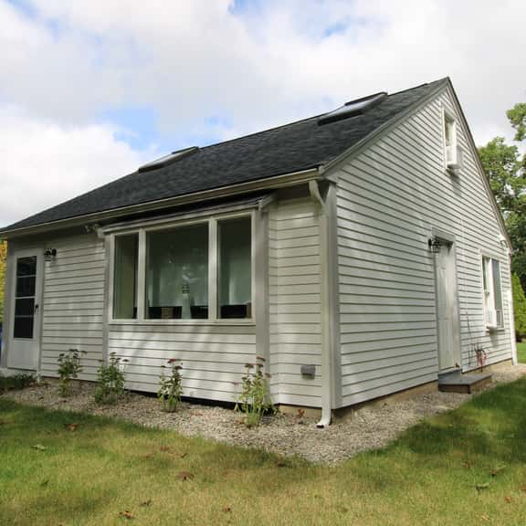 Private Cottage Tucked Close to Beaches and Town (2412) - Image 1