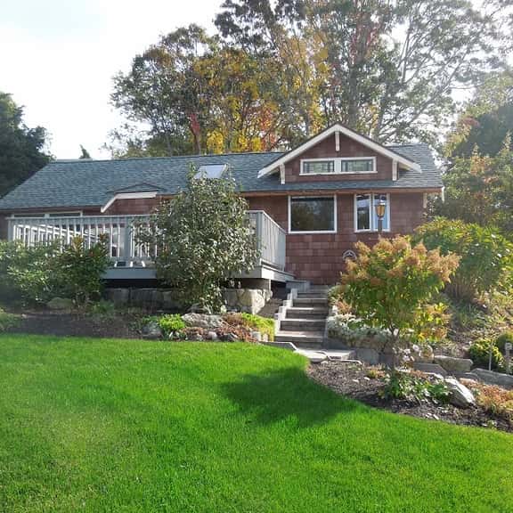 Refurbished Cottage with Views of Town Cove (1038) - Image 1