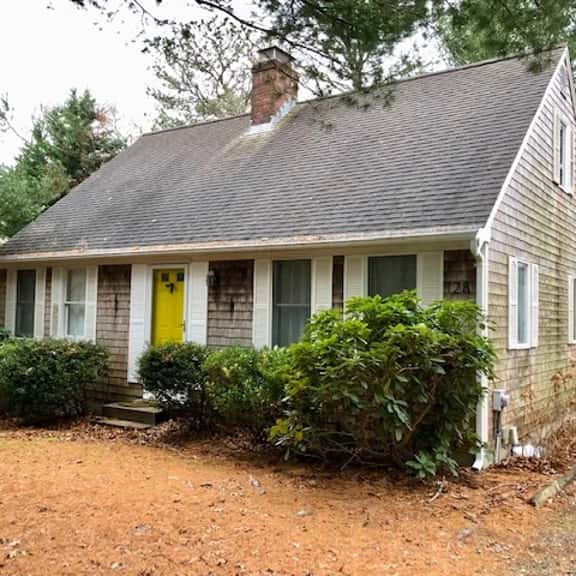 Cozy Home in Quiet & Convenient Area (1140) - Image 1