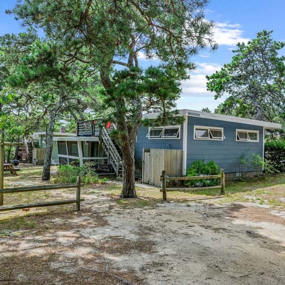 Surf Side Cottage, steps to Lecount Hollow! (CS0060) - Image 1