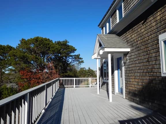 Attractive 3BR Cape Home Close to Indian Neck Beach (1430) - Image 3