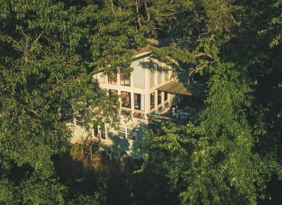 Private, Contemporary 6 Bedroom Home (1608) - Image 5