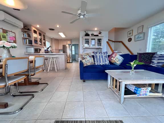 Beach Front Home on Indian Neck Beach (1461) - Image 5