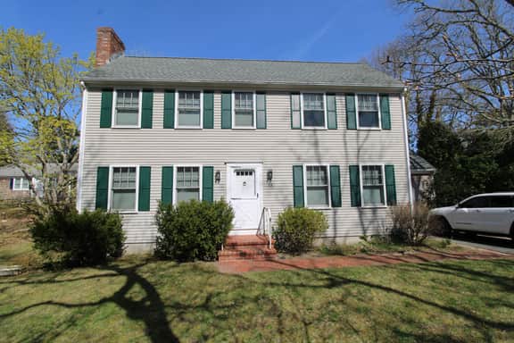 Beautifully Maintained 3BR Colonial Close to Forest Beach (1577) - Image 2