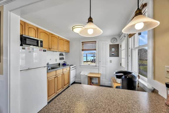 Waterfront Cottage With Private Beach! (2052) - Image 4