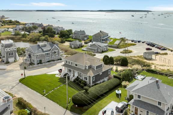 Waterfront Grandeur on Bayview Beach (2198) - Image 4
