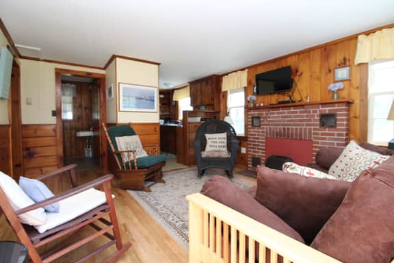Cozy Cottage Near Rock Harbor (2223) - Image 3
