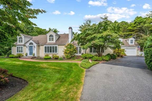 Classic Cape with heated pool and lovely landscaped yard! RPMS004 - Image 4
