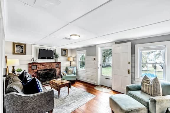 Seaview Ave Cottage w/ Central Air and Close to it All! RPAM009 - Image 3