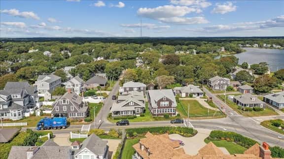 Large Falmouth Heights Home Sleeps Up to 17 RPAM030 - Image 3