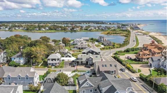 Large Falmouth Heights Home Sleeps Up to 17 RPAM030 - Image 2