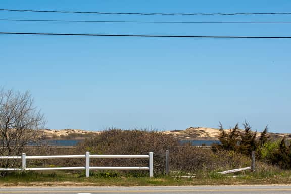 Beautiful 1 bedroom cottage on the beach! RPSH008 - Image 3