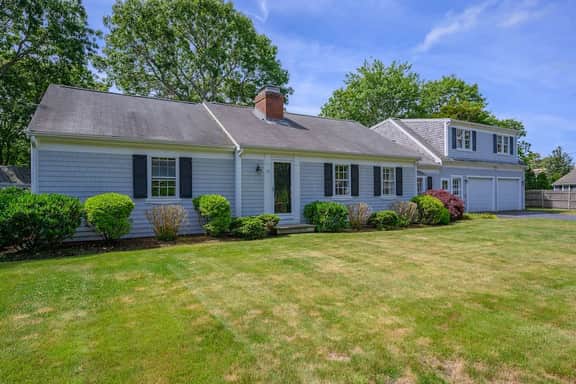 Spacious Beach House in South Yarmouth RPAM097 - Image 2