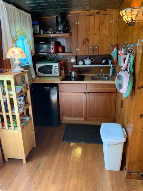 Studio Cottage w/ Oak Floors and Knotty Pine Walls (CS0003) - Image 4