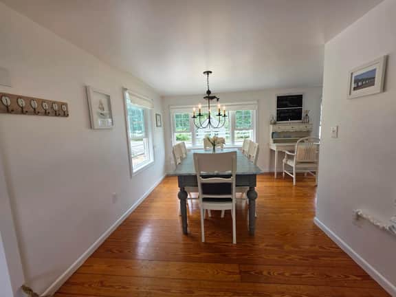 Beautiful, Immaculate Bayside Home (CS0005) - Image 4