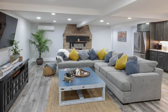 Lower Level Apartment Close to Town and Beaches (2314) - Image 5
