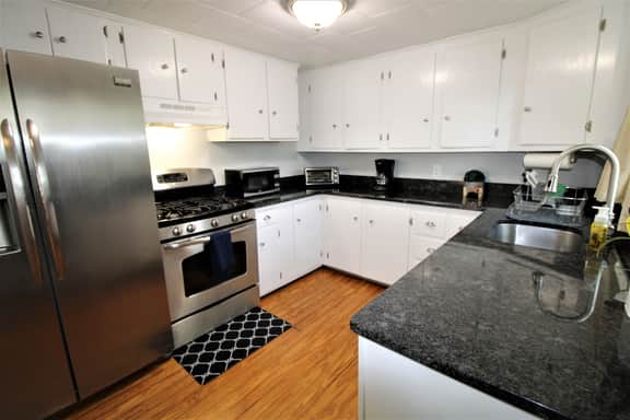 Convenient Single-Level Retreat Near Harbor, Ferries & Main St Hyannis (2309) - Image 3