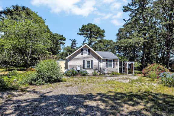 Cozy Cottage Close To Seagull Beach (2333) - Image 2
