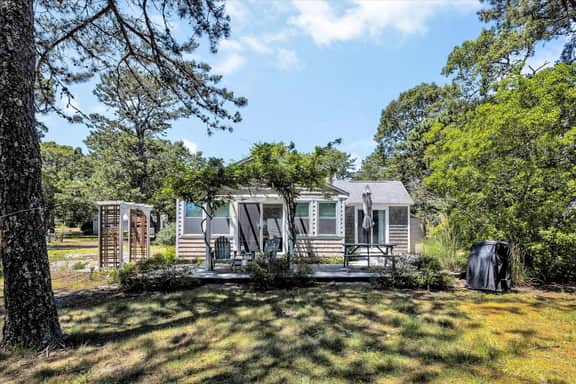 Cozy Cottage Close To Seagull Beach (2333) - Image 3