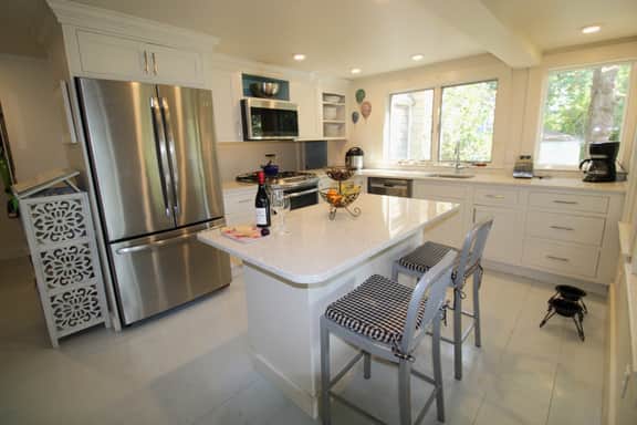 Cape Cod Gem With Accessibility To Down Town Main Street (2347) - Image 4