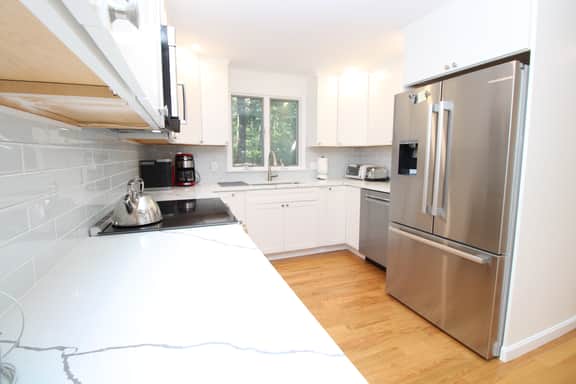 Renovated Wellfleet Retreat: Comfort Amidst Pine Trees (2384) - Image 4