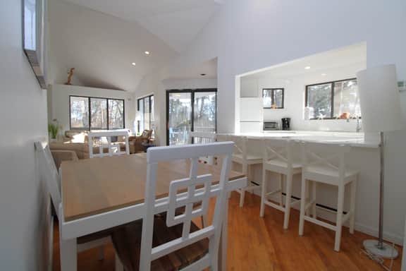 Modern Home With Deck in Private Neighborhood Close to Beach (2394) - Image 2
