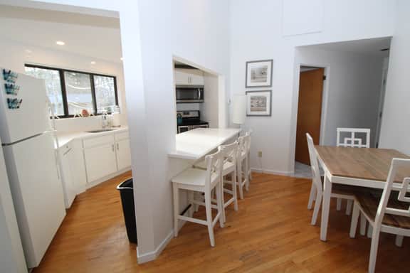 Modern Home With Deck in Private Neighborhood Close to Beach (2394) - Image 3