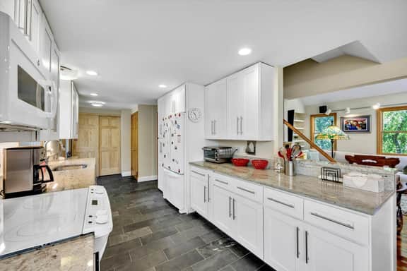 Spacious Home With Private Heated Pool (2389) - Image 5