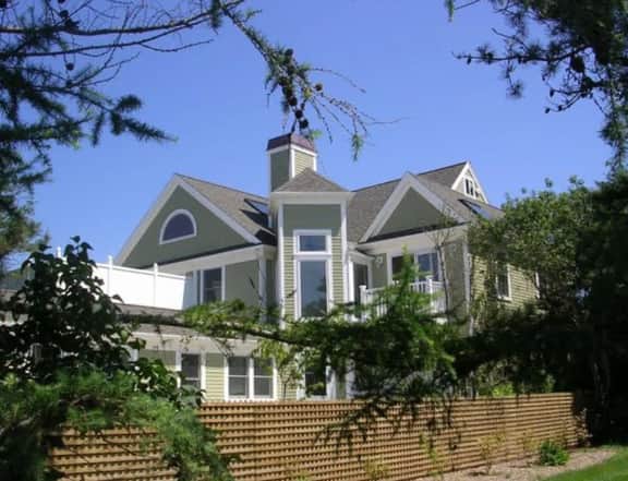 Expansive Home With Gorgeous Bay Views! (1052) - Image 2