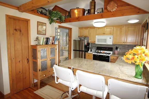 Refurbished Cottage with Views of Town Cove (1038) - Image 5