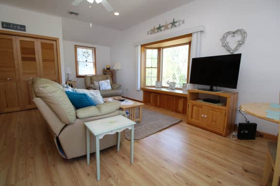 Cute Cottage Near Bay and Ocean Beaches(2436) - Image 3